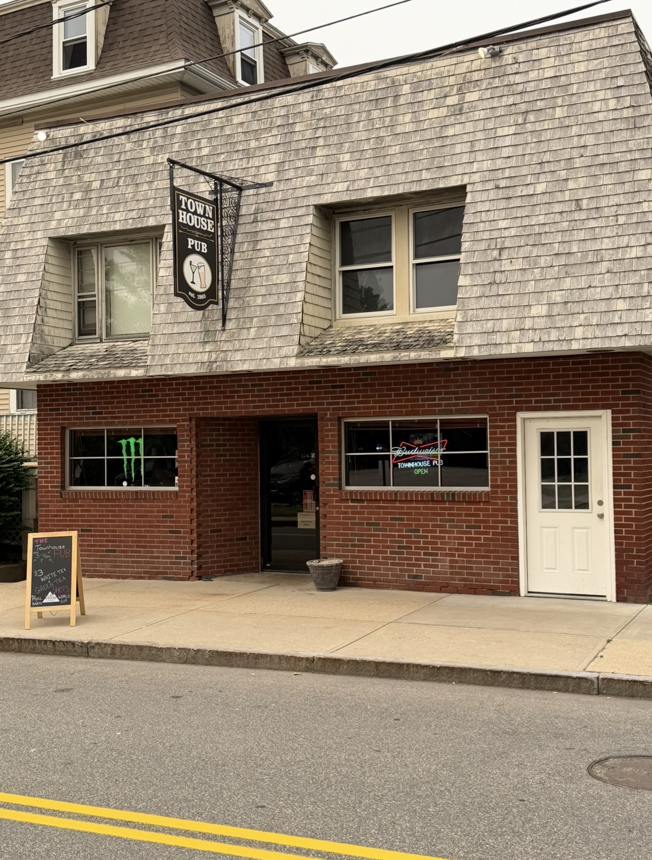 The Townhouse Pub exterior on Storer Street